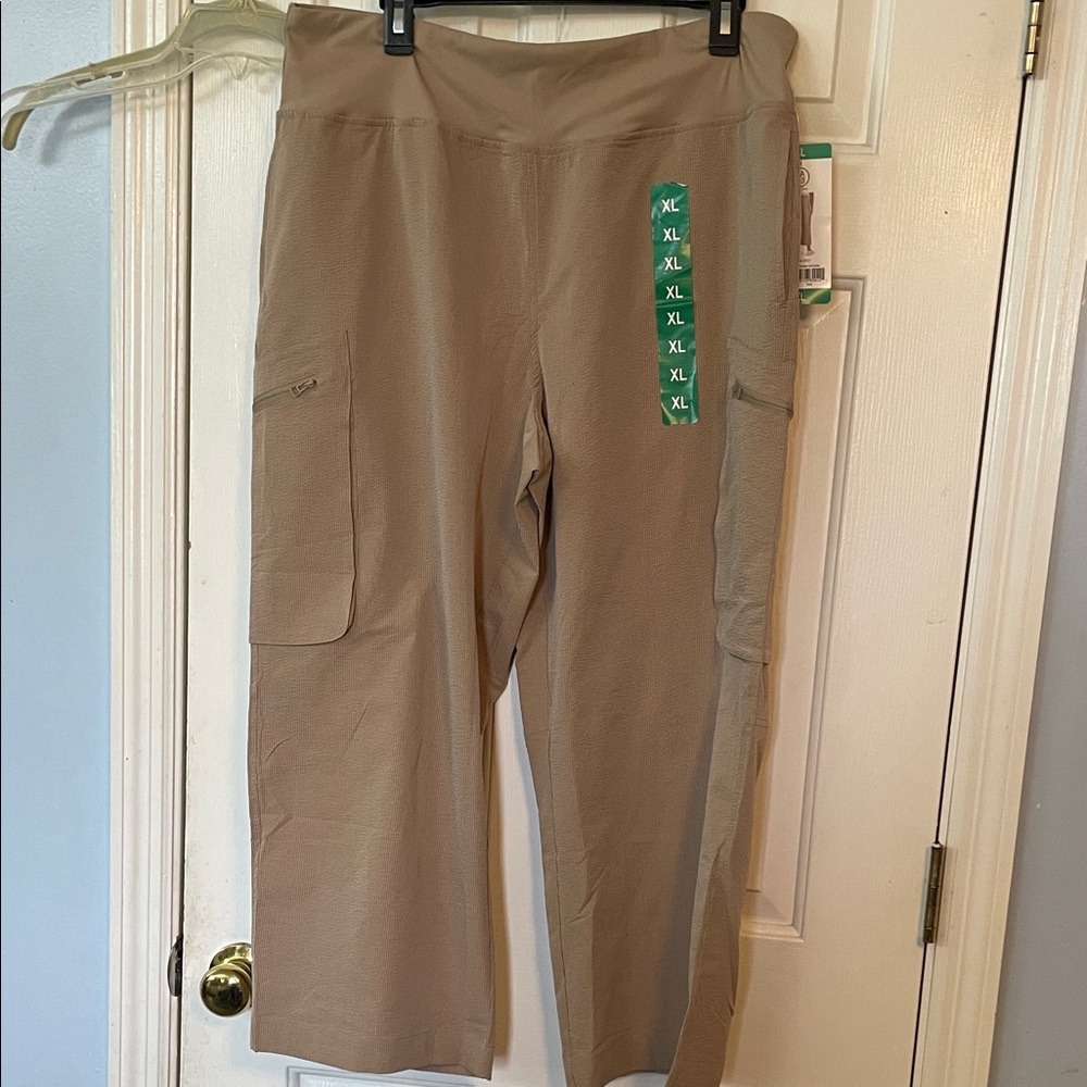 Tan stretchy capri Pants XL Sage